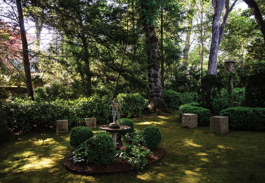 A shade garden in Charlotte, photographed by Richarld Israel.