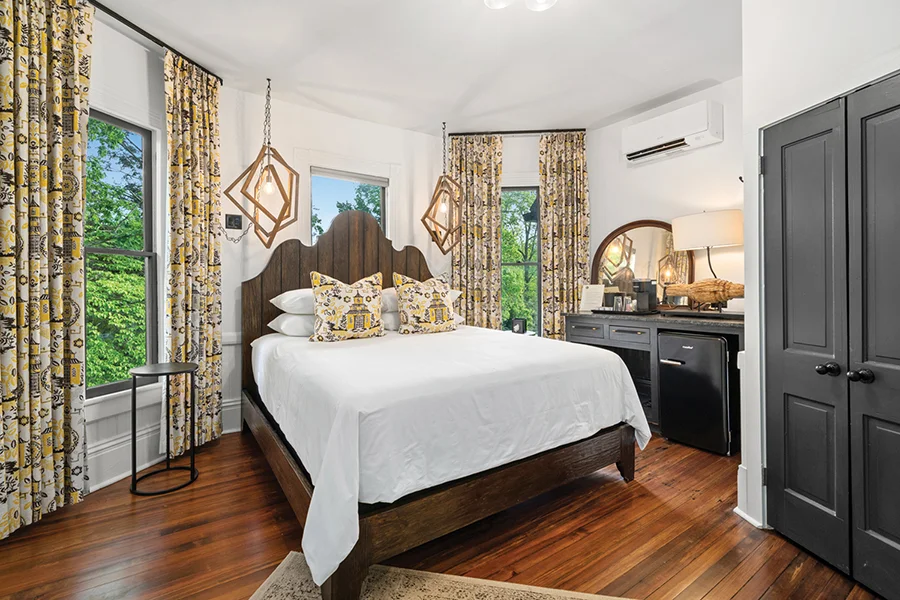 The Saluda Inn suite in Saluda