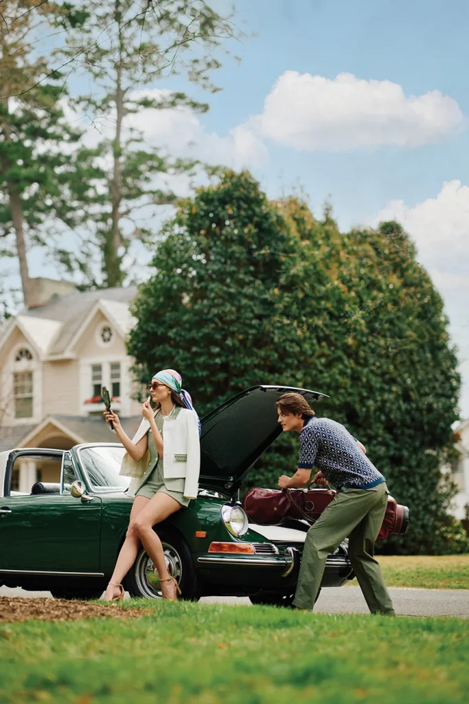 Spectator golf style with vintage car