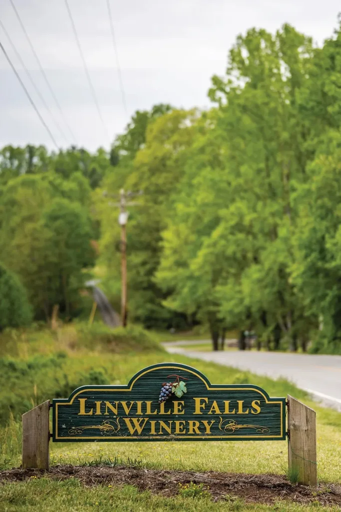 Linville Falls Winery road sign