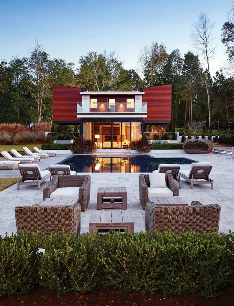 Contemporary second home by Andrew Roby with Kersting Architecture