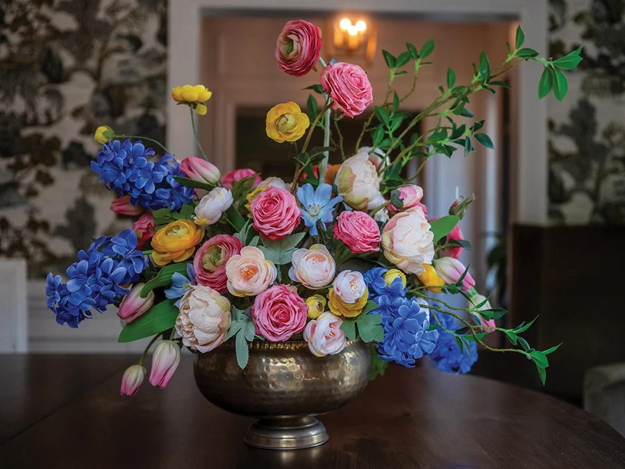 Vintage Charm Charlotte faux flowers